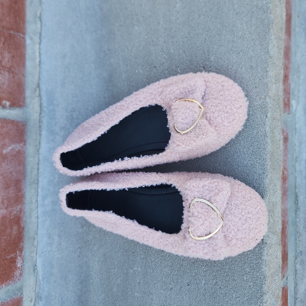Snuggly Comfortable Home Slip shoes